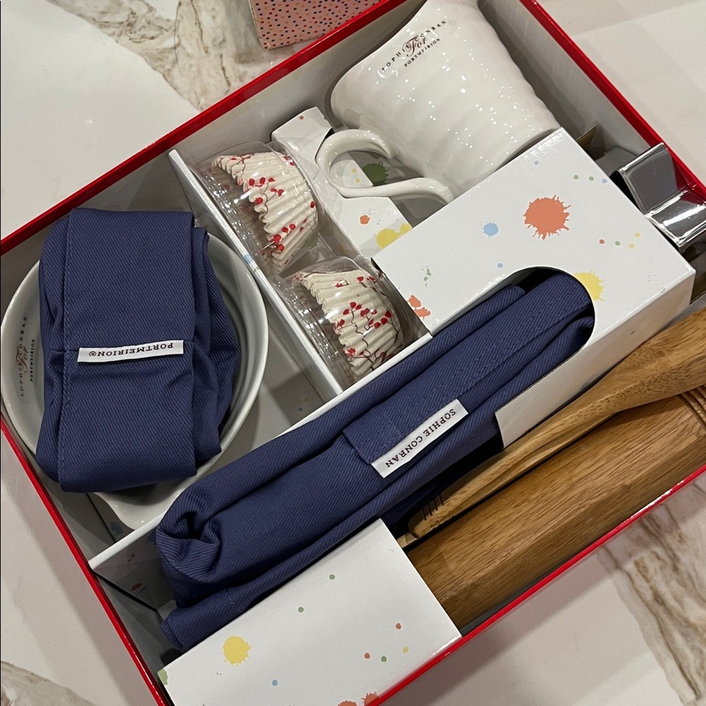 New Portmeirion Mom & Child’s Cooking Set - bowl pitcher cap apron spoon ++
